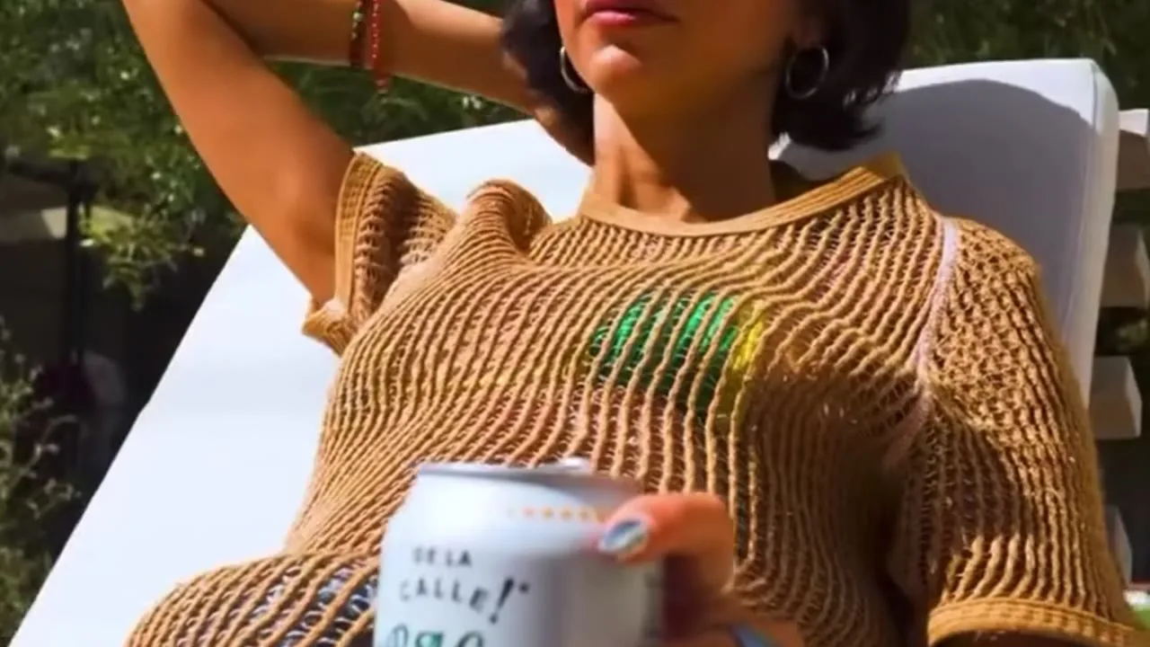 Still from Sofia's De La Calle tepache commercial